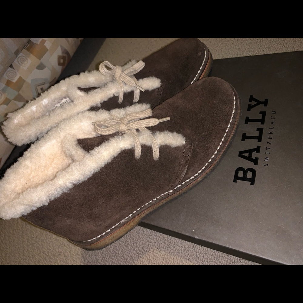 Authentic Bally Women’s Suede Chukka Boot